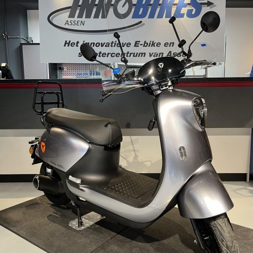 Yadea Aktiemodel Grijs